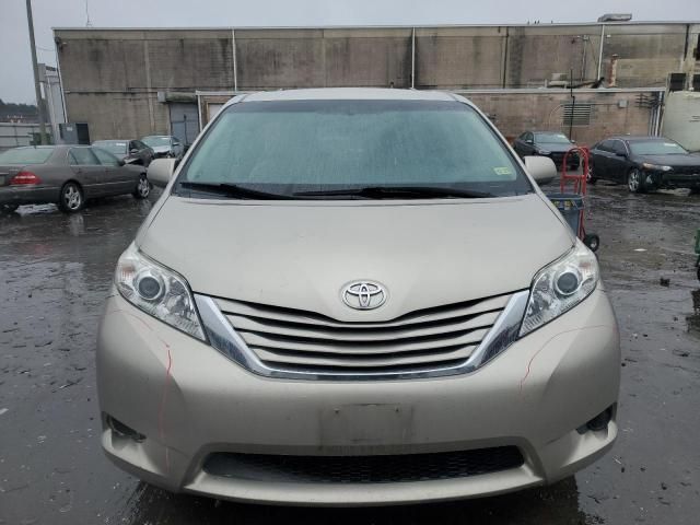 2015 Toyota Sienna LE