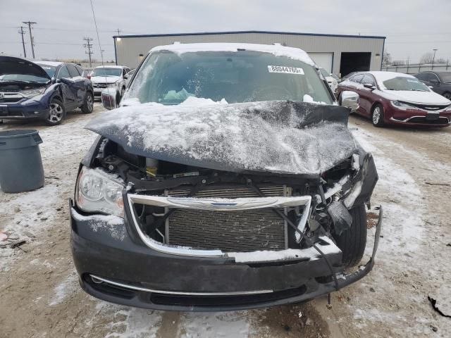 2015 Chrysler Town & Country Touring L