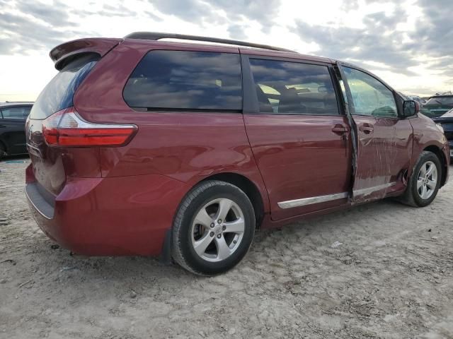 2016 Toyota Sienna LE