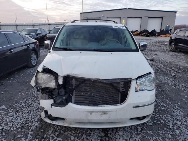 2010 Chrysler Town & Country Limited