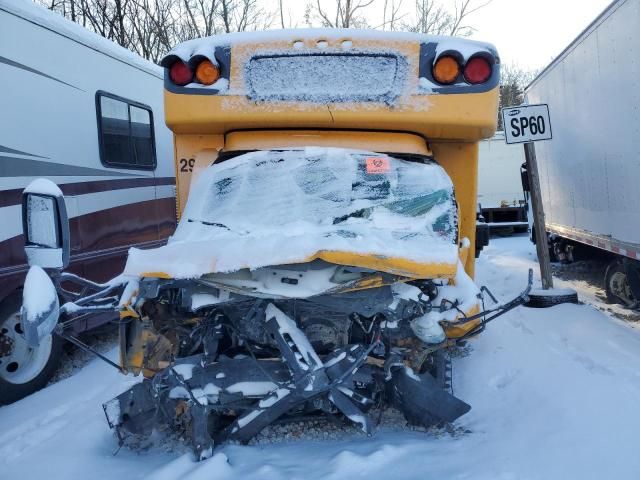 2017 Chevrolet Express G4500