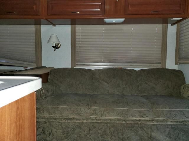 2004 Workhorse Custom Chassis Motorhome Chassis W22