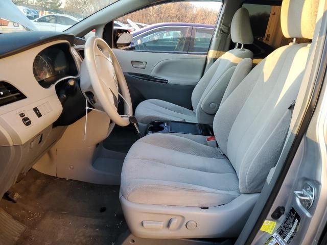 2013 Toyota Sienna LE