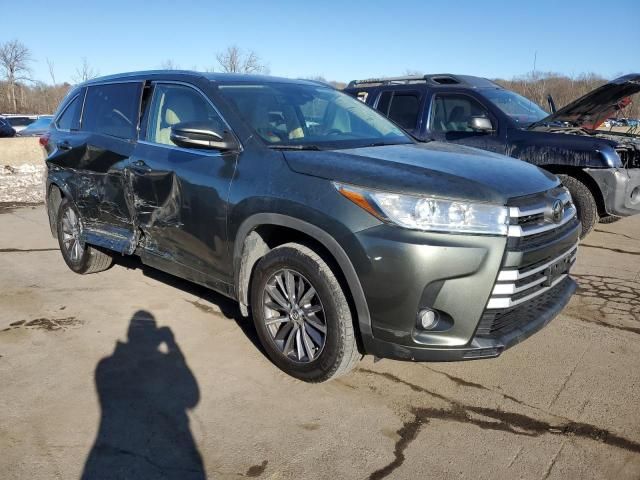 2017 Toyota Highlander SE