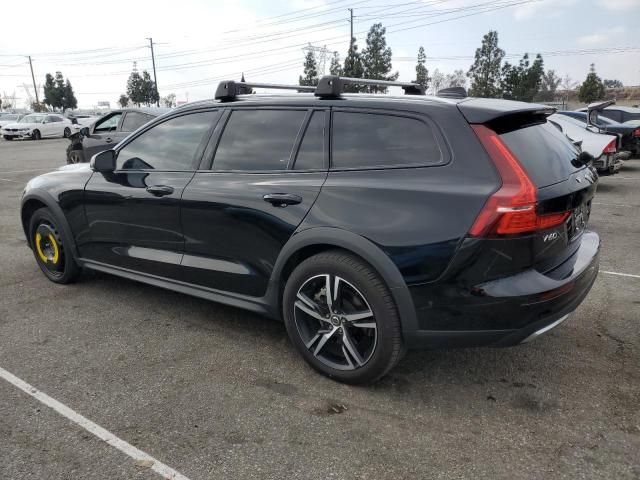 2023 Volvo V60 Cross Country Plus