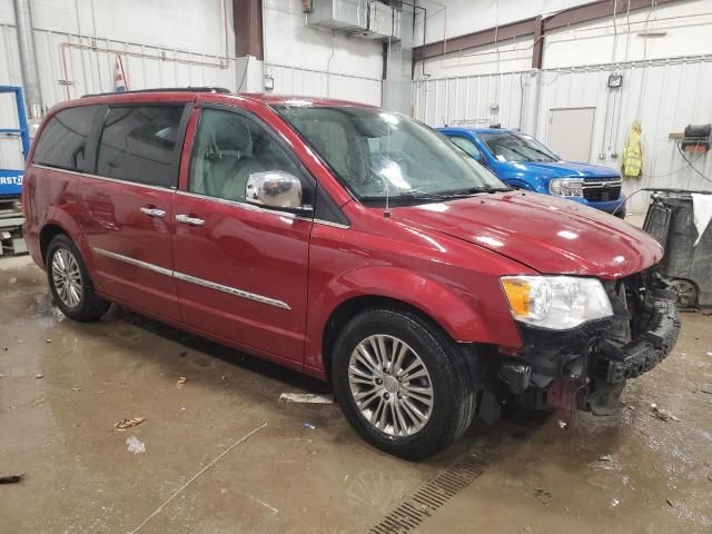 2014 Chrysler Town & Country Touring L