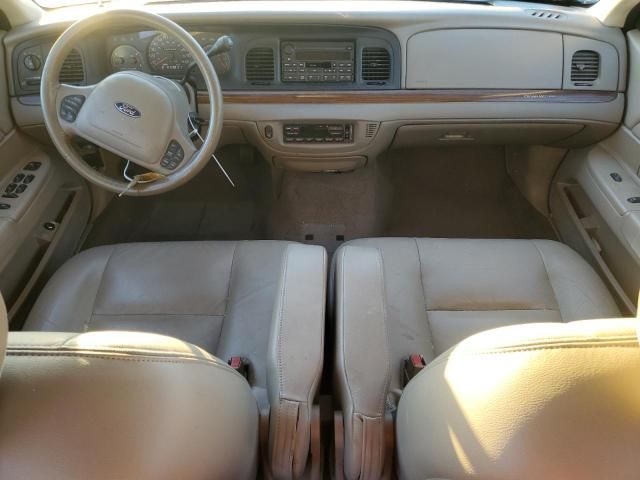 2004 Ford Crown Victoria LX