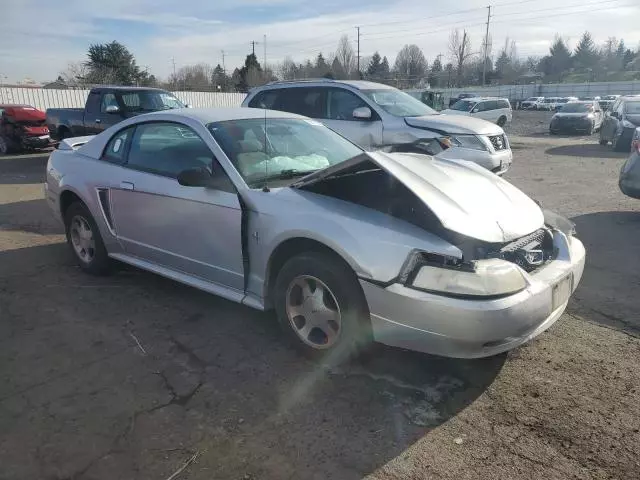 2000 Ford Mustang