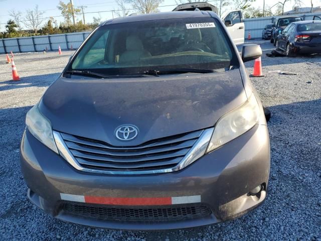 2015 Toyota Sienna XLE