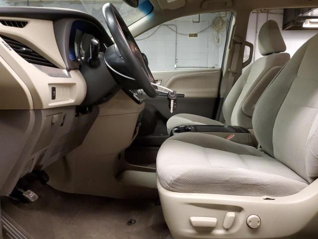 2017 Toyota Sienna LE