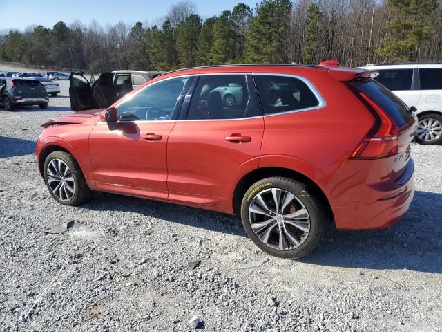 2022 Volvo XC60 B5 Momentum