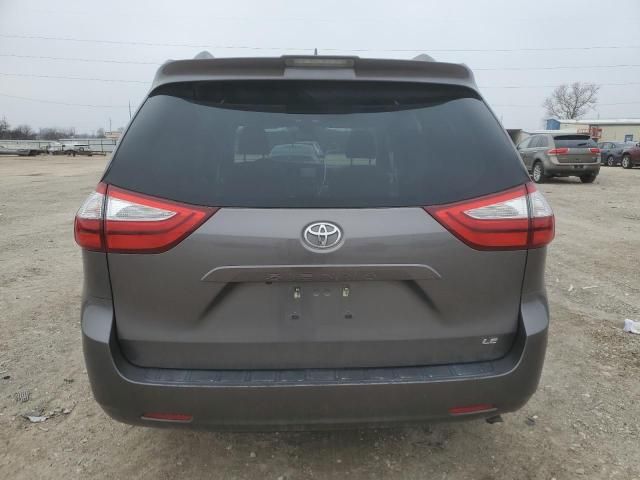 2018 Toyota Sienna LE