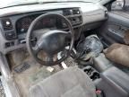 2000 Nissan Frontier Crew Cab XE