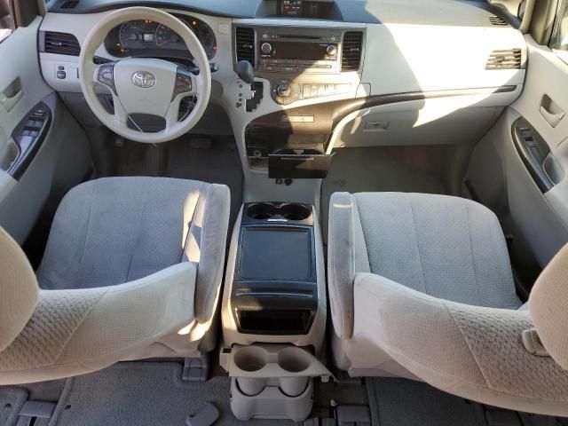 2013 Toyota Sienna LE