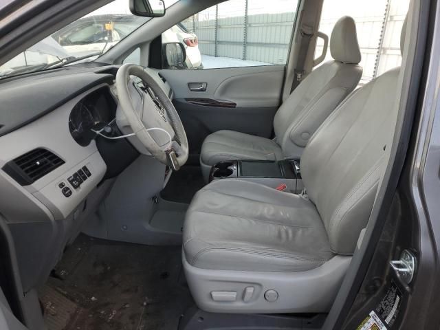 2013 Toyota Sienna XLE