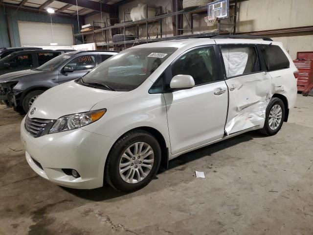 2017 Toyota Sienna XLE