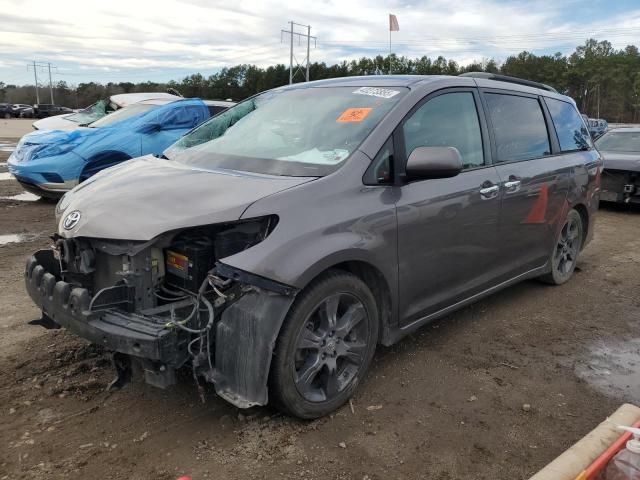 2016 Toyota Sienna SE