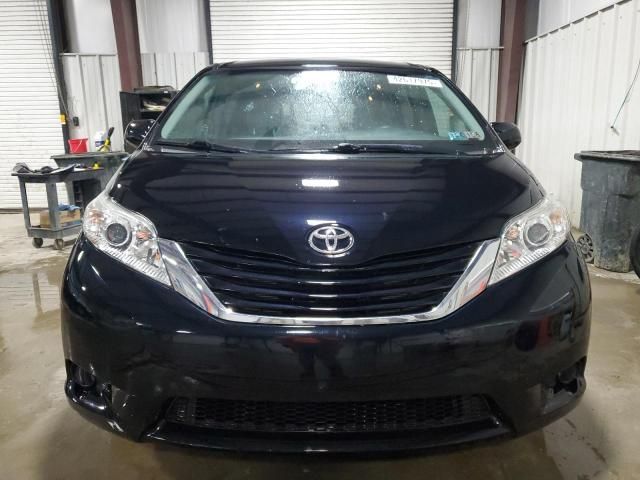 2017 Toyota Sienna LE