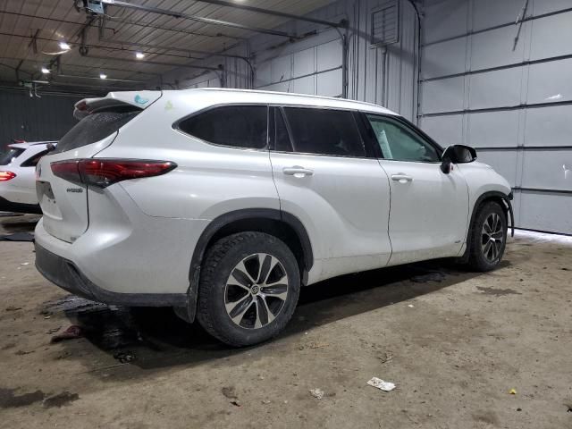 2022 Toyota Highlander Hybrid XLE