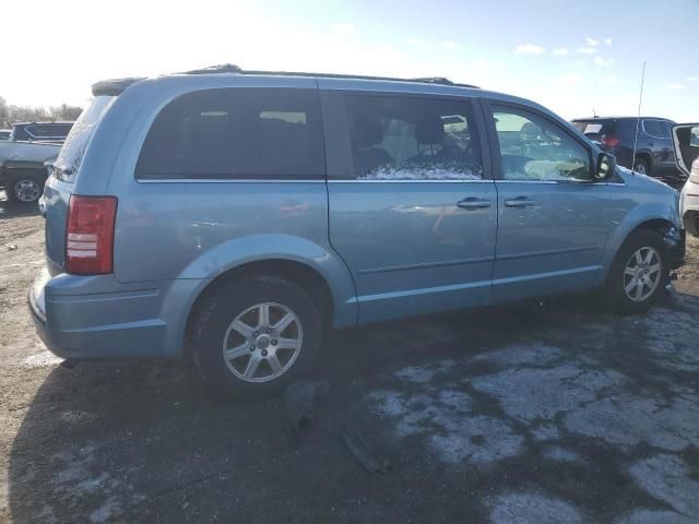 2010 Chrysler Town & Country LX