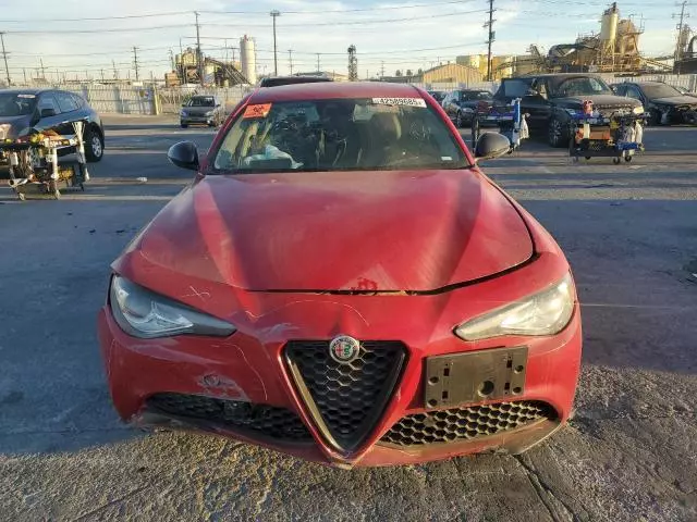 2021 Alfa Romeo Giulia Sport