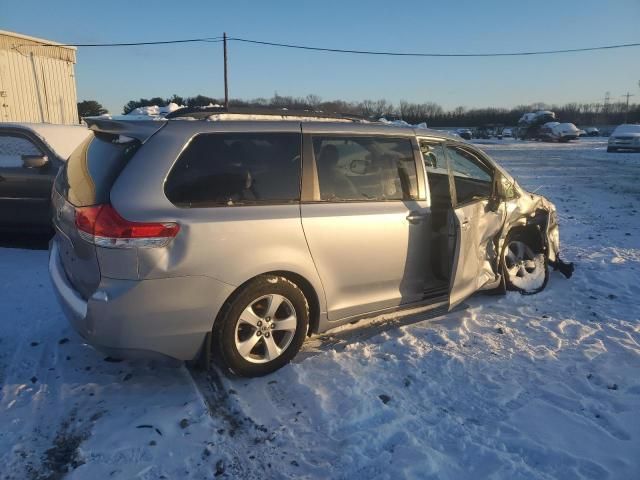 2013 Toyota Sienna LE