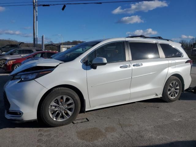 2022 Toyota Sienna XLE