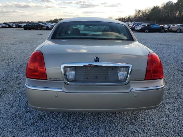 2004 Lincoln Town Car Executive