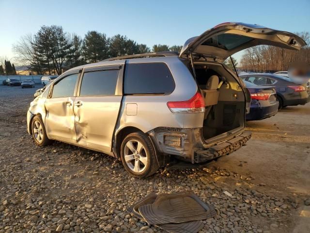 2013 Toyota Sienna LE