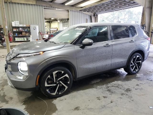 2022 Mitsubishi Outlander SE