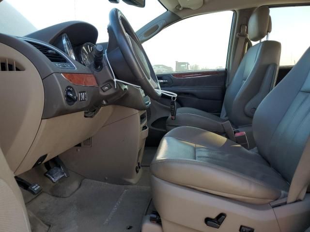 2014 Chrysler Town & Country Touring L