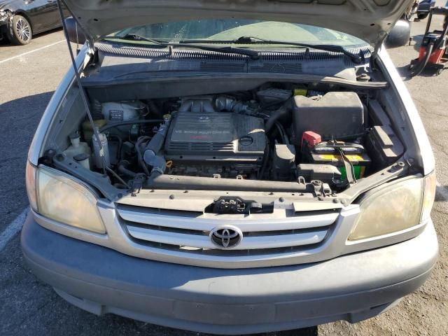 2002 Toyota Sienna CE