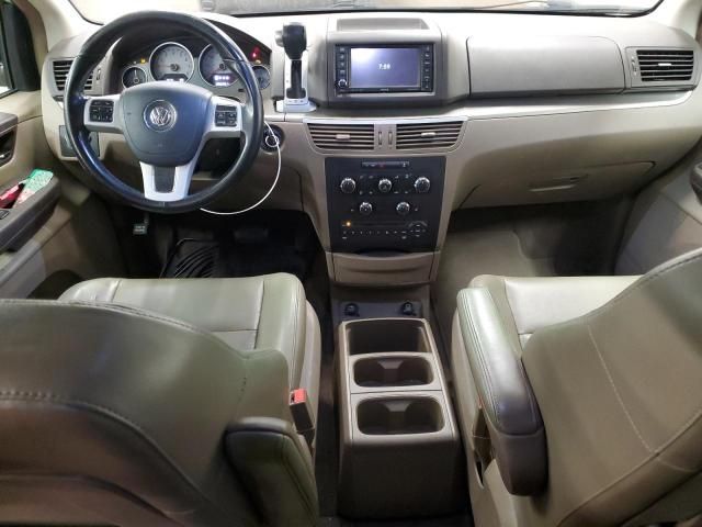 2012 Volkswagen Routan SE