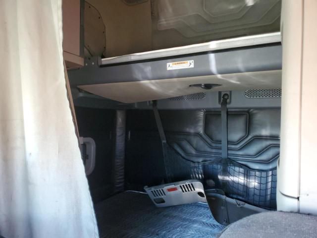 2012 Freightliner Cascadia 125