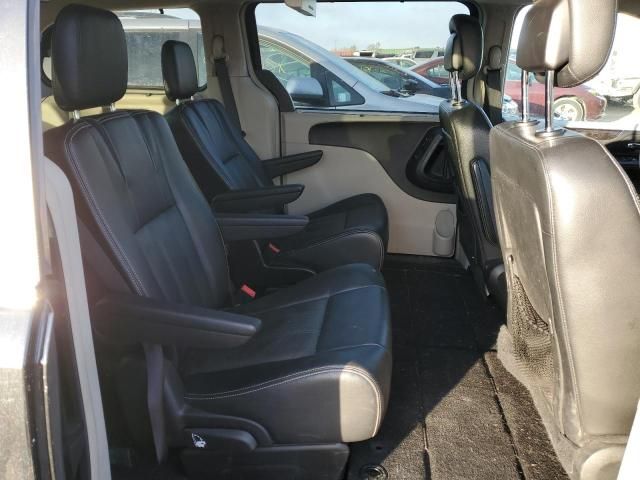 2015 Chrysler Town & Country Touring L