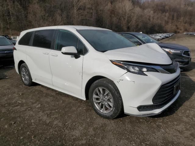 2024 Toyota Sienna LE