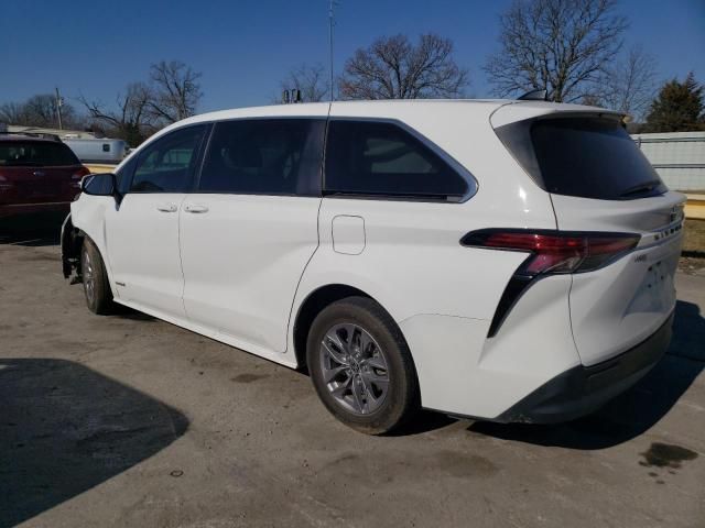 2021 Toyota Sienna LE