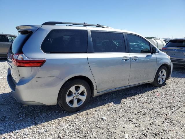 2015 Toyota Sienna LE