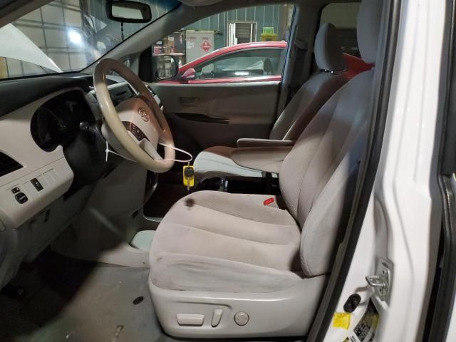 2013 Toyota Sienna LE