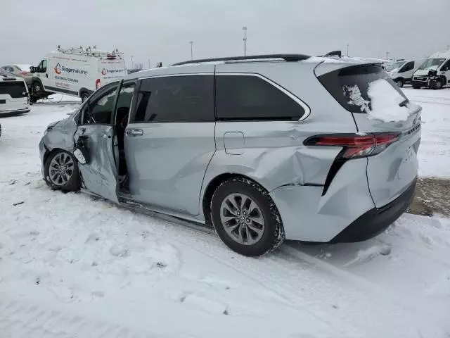 2021 Toyota Sienna XLE