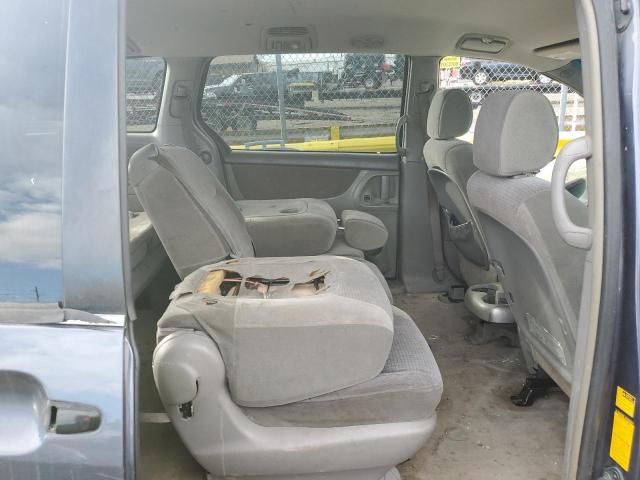 2006 Toyota Sienna CE