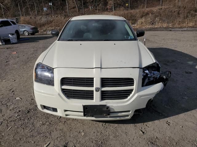 2005 Dodge Magnum SXT