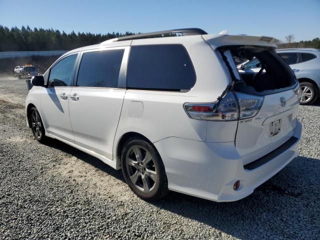 2018 Toyota Sienna SE