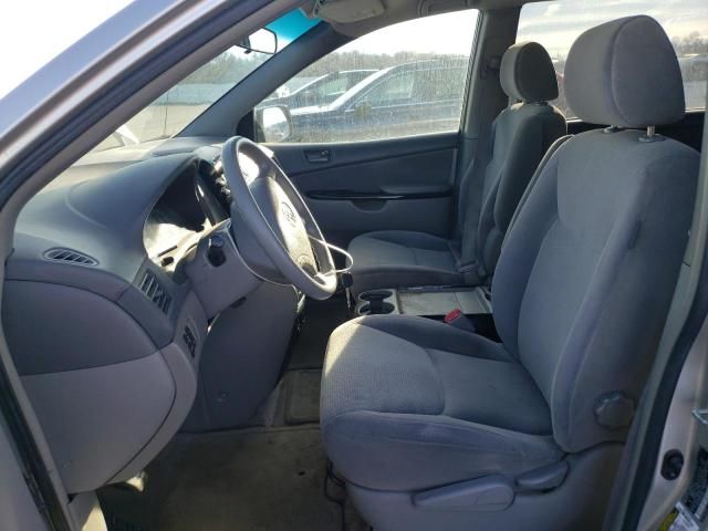 2005 Toyota Sienna CE