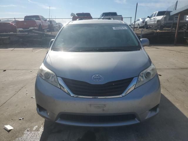 2013 Toyota Sienna LE