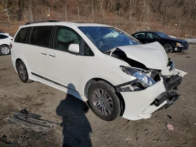 2018 Toyota Sienna XLE