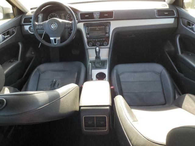 2013 Volkswagen Passat SE