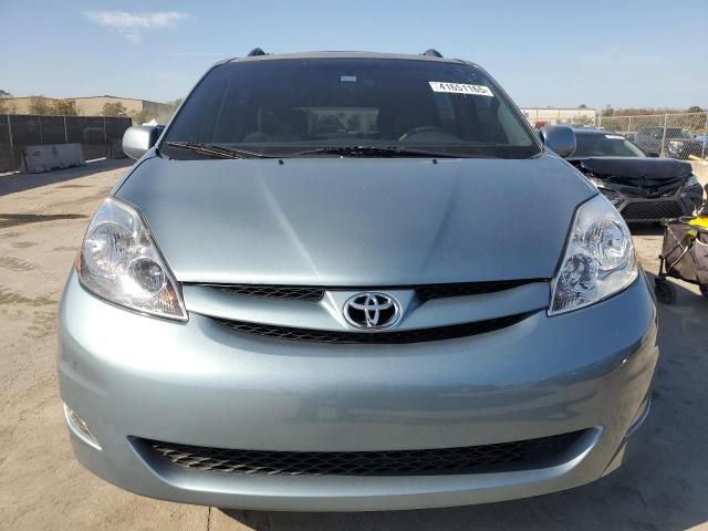 2006 Toyota Sienna XLE