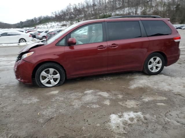 2014 Toyota Sienna LE