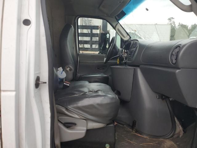 2007 Ford Econoline E450 Super Duty Cutaway Van